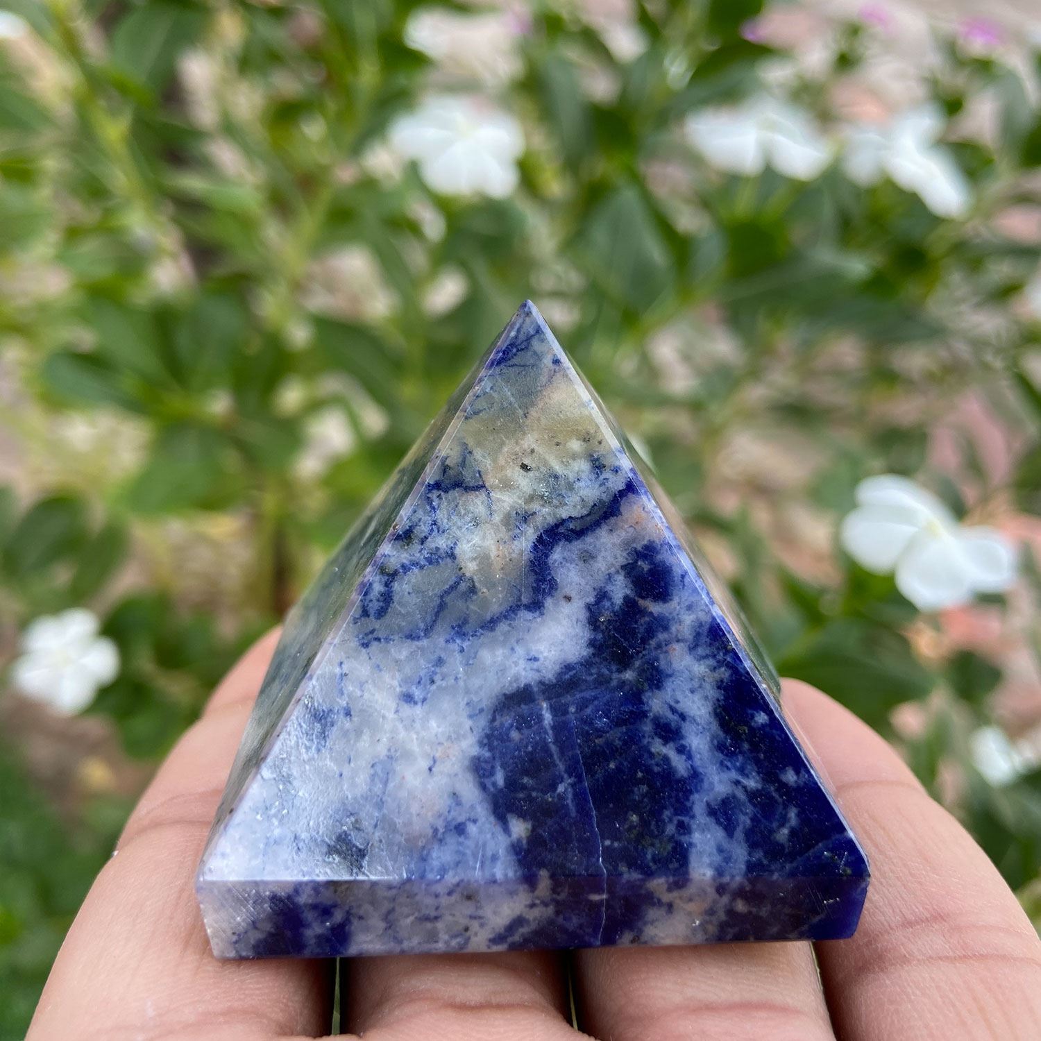 gemstone-pyramid-sodalite